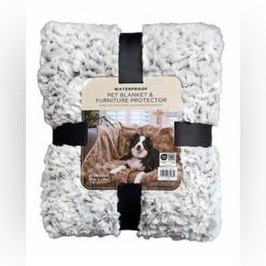 Brentwood waterproof pet blanket & furniture protection
